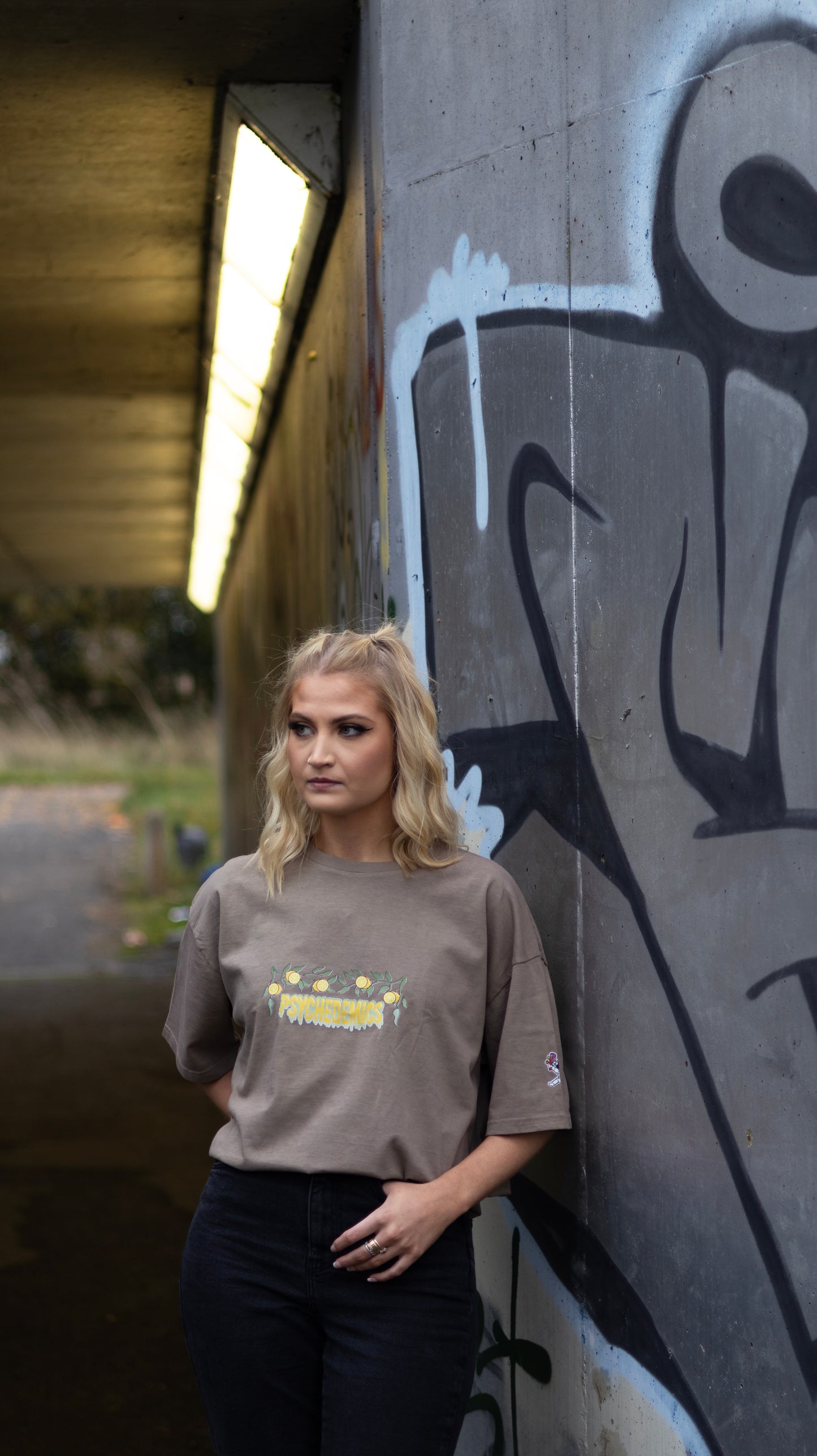 LemonTek Tee in Washed Sand